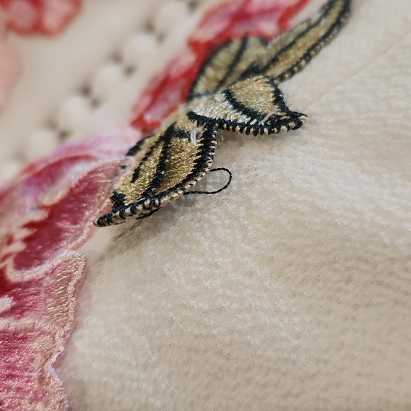 White with floral applications summer or homecoming dress. Size 1/2 - Picture 14 of 16